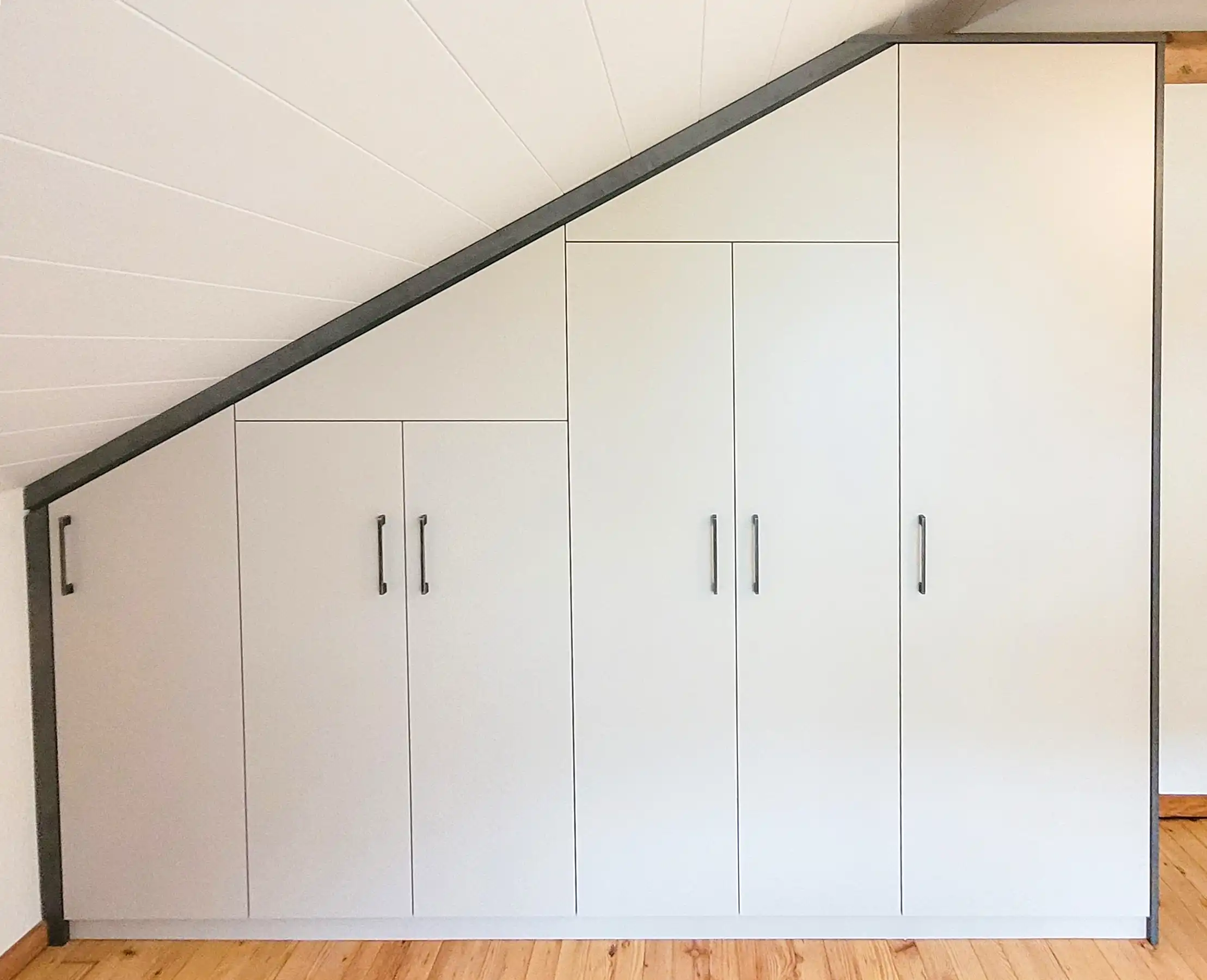 Einbauschrank Dachschräge