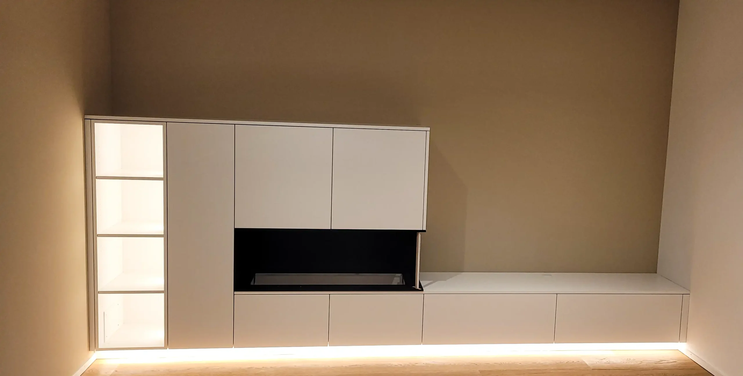 Sideboard mit Beleuchtung